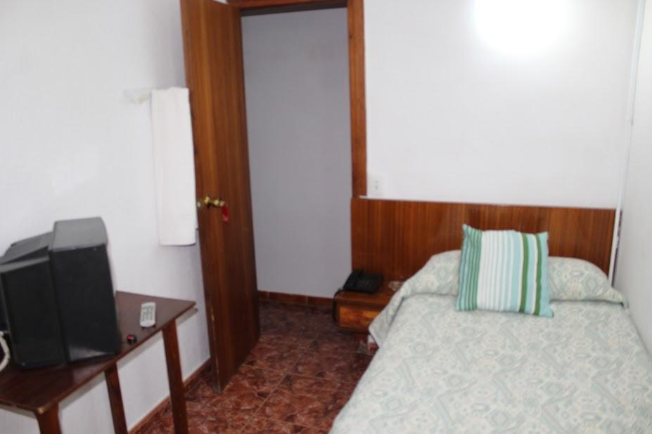 Pension Americano Almería Exterior foto